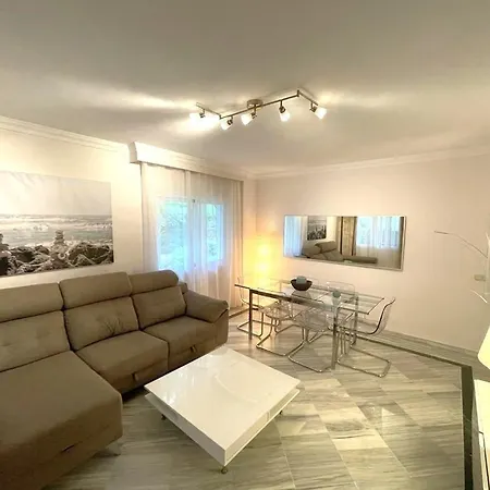 Apartment Chez Elo Ii. 3 Dorm. 3 Bedroom - Marbella. Milla De Oro. *
