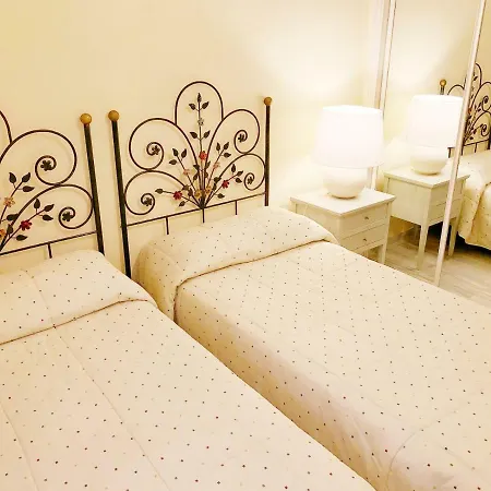 Chez Elo Ii. 3 Dorm. 3 Bedroom - Marbella. Milla De Oro. Apartment *
